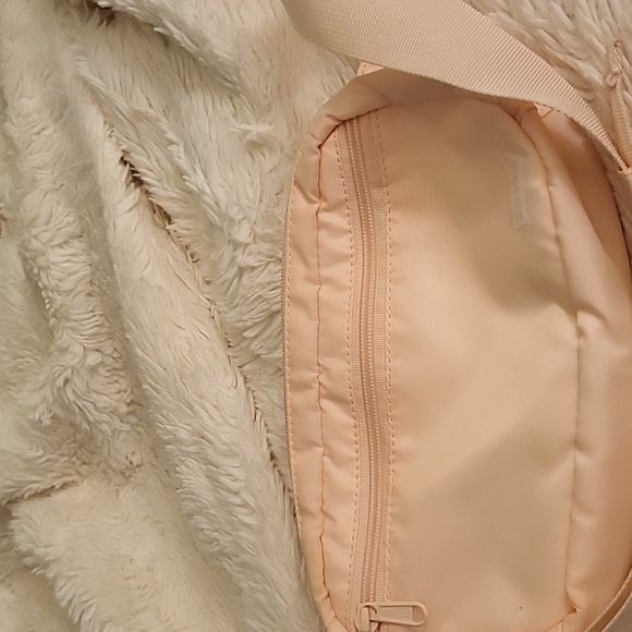 Levi's Waist purse price dropped and firm - Picture 2 of 4